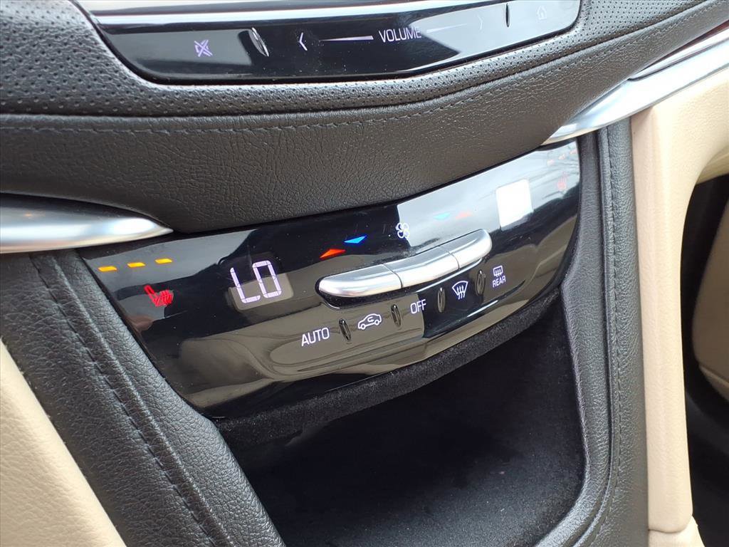 Used 2018 Cadillac XT5 Luxury w/ Driver Awareness Package image 20