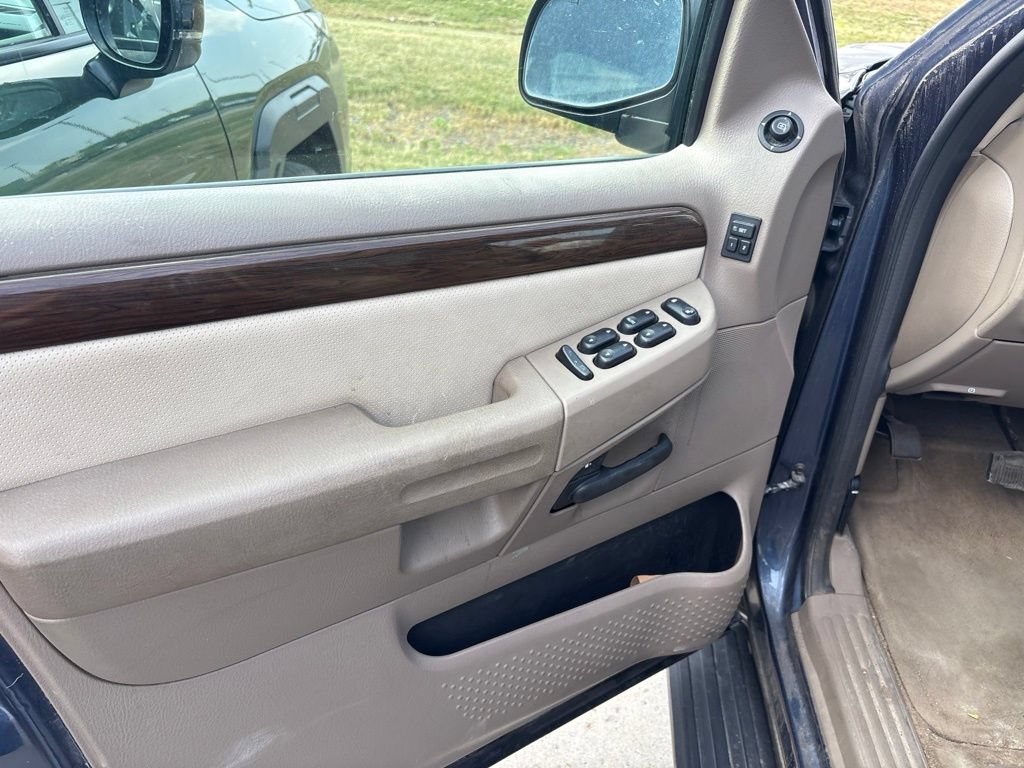 Used 2004 Ford Explorer Eddie Bauer AWD/4WD image 12
