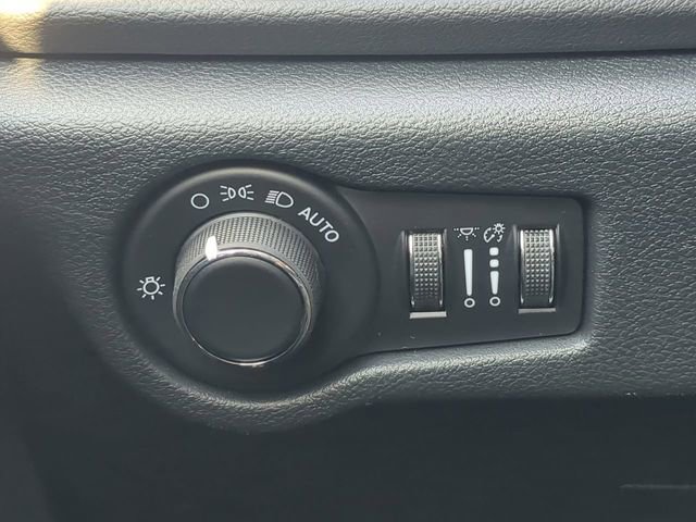 New 2026 Chrysler Voyager LX image 27