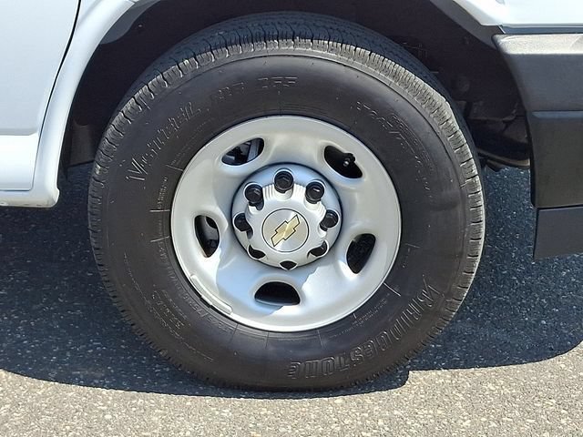 Used 2026 Chevrolet Express 3500 w/ Driver Convenience Package RWD image 36