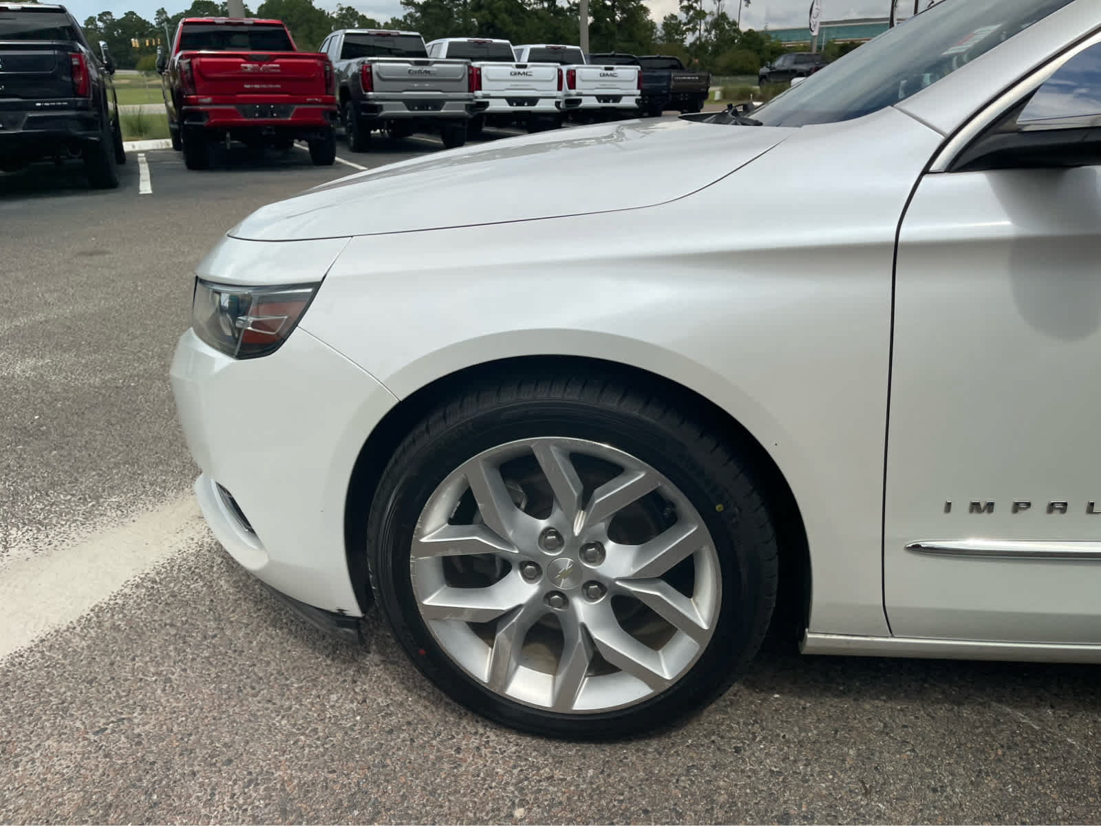 Used 2017 Chevrolet Impala Premier w/ Enhanced Convenience Package FWD image 9