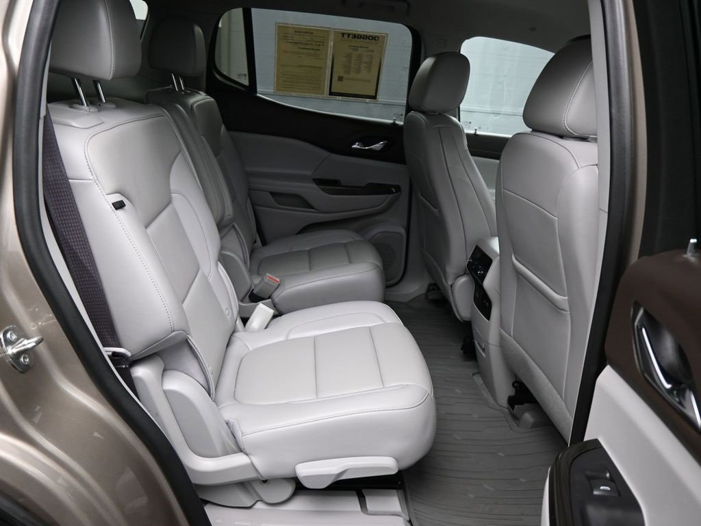 Used 2022 GMC Acadia SLT w/ Technology Package image 16