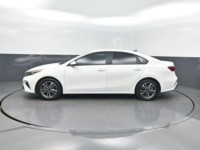 Used 2023 Kia Forte LXS image 2