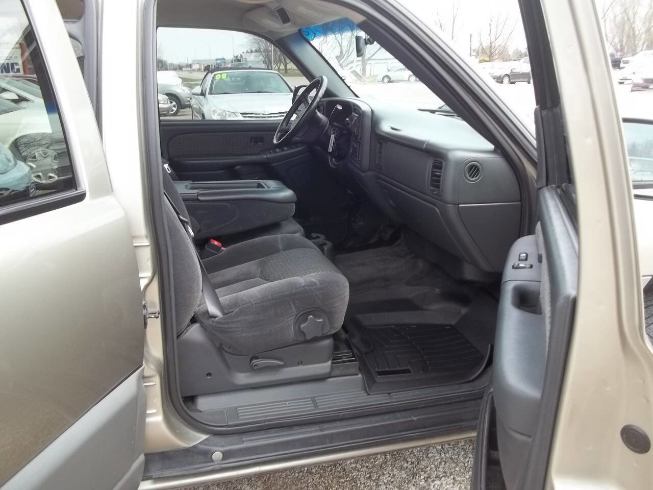 Used 2002 Chevrolet Avalanche 4x4 w/ Off-Road Suspension Pkg image 11