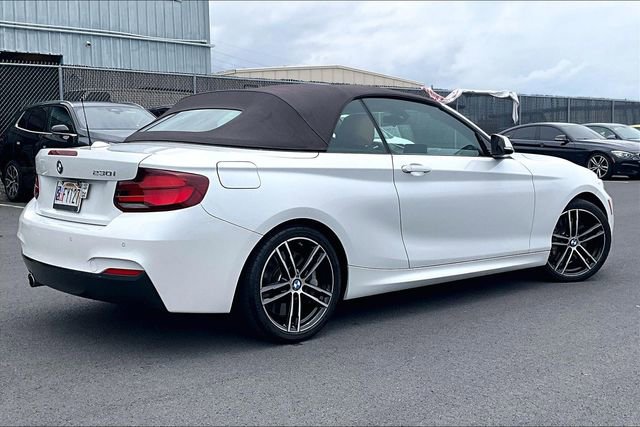 Used 2021 BMW 230i Convertible w/ M Sport Package image 2