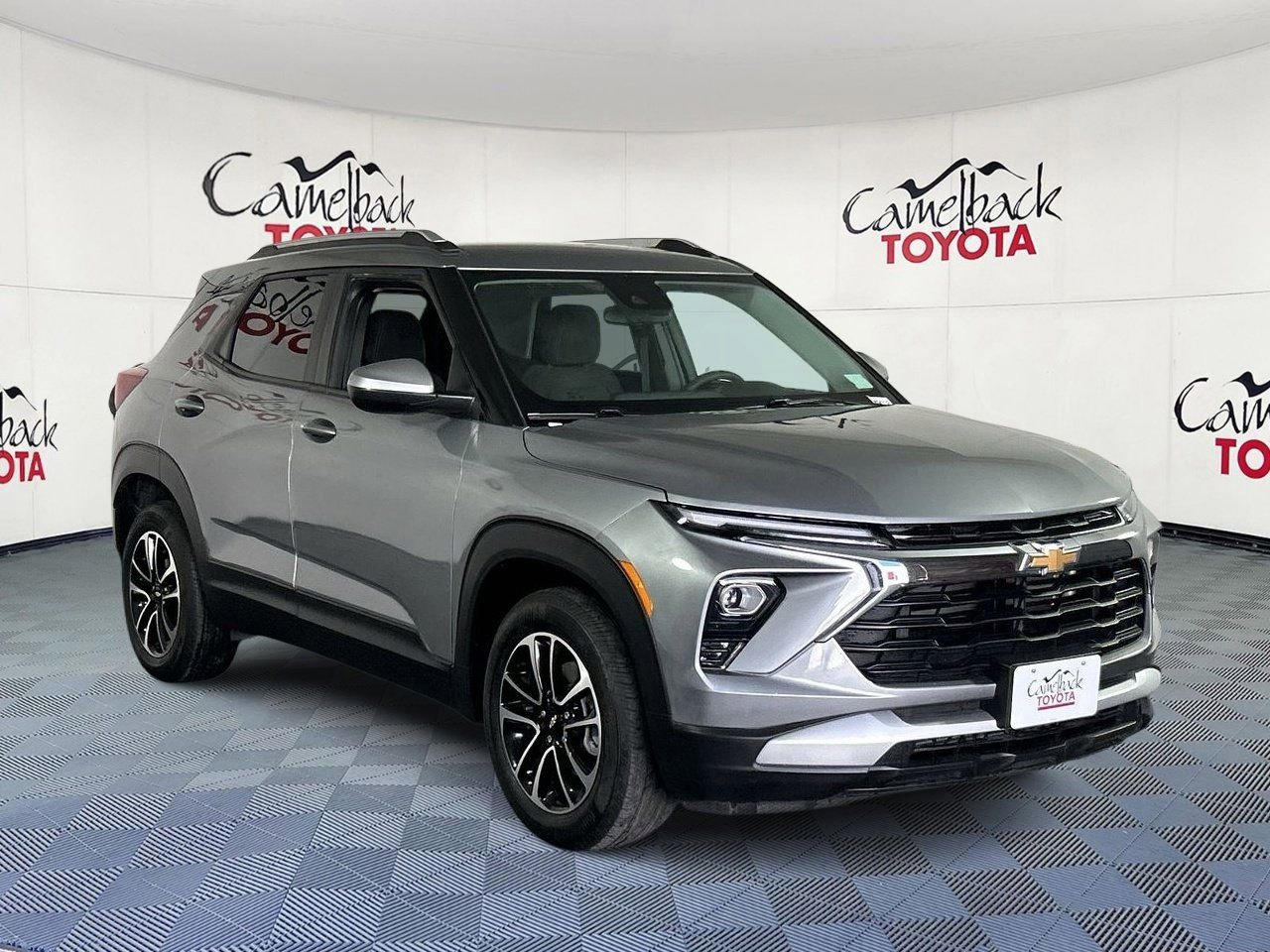 Used 2025 Chevrolet TrailBlazer LT image 3