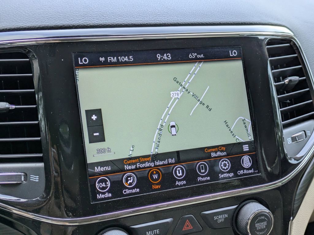 Used 2022 Jeep Grand Cherokee Laredo E image 21