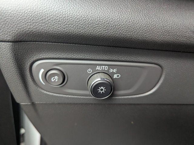 Used 2023 Buick Envision Essence AWD/4WD image 12