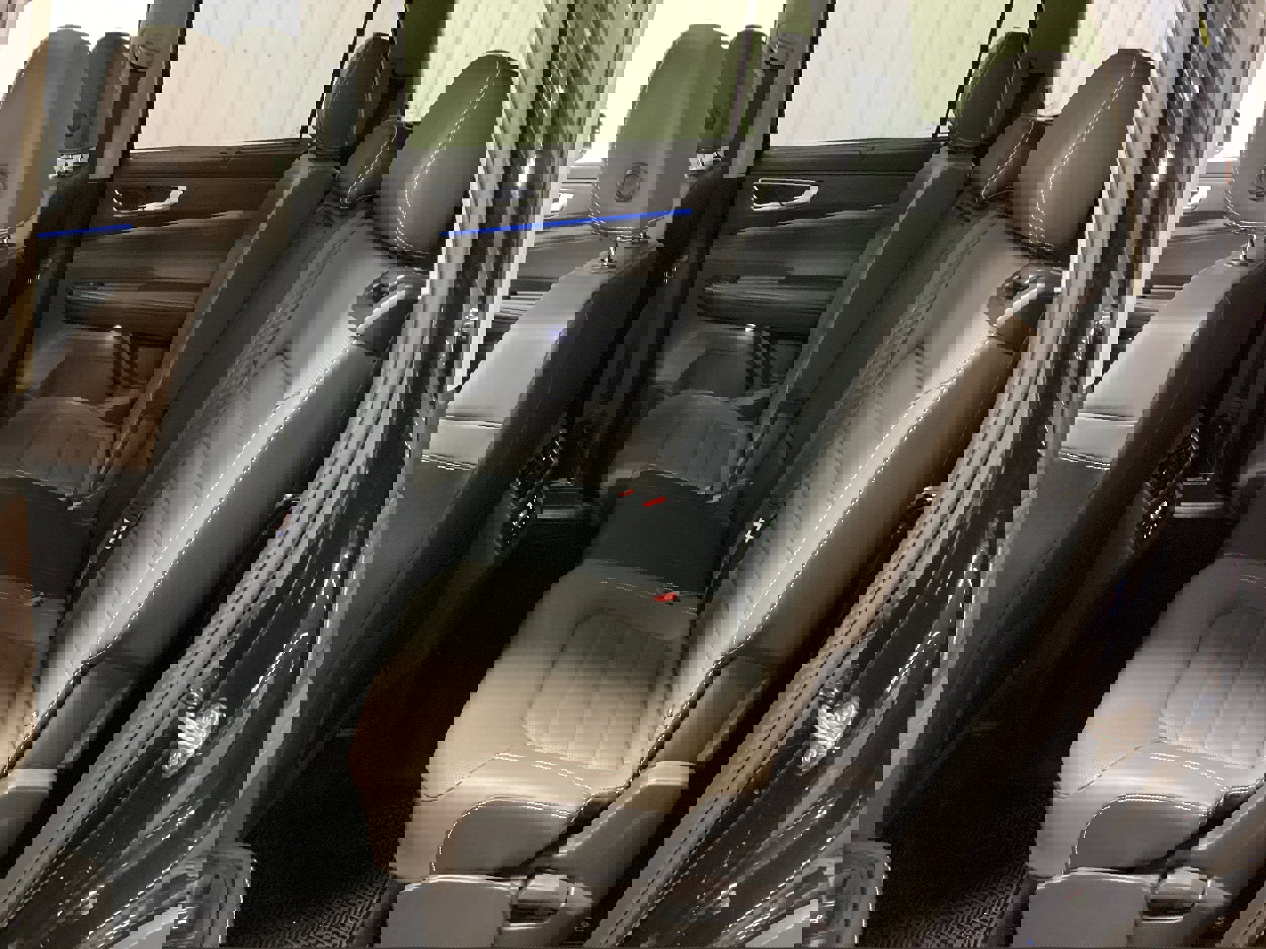 Used 2024 Volkswagen Atlas SEL image 32