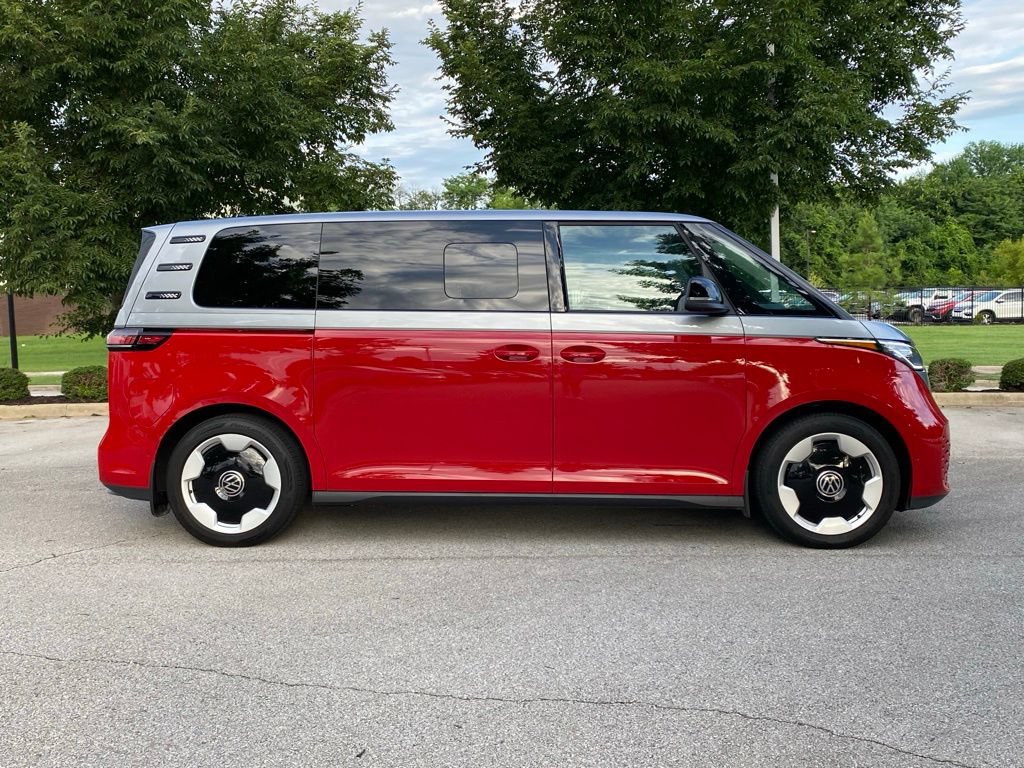 New 2025 Volkswagen ID. Buzz Pro S Plus AWD/4WD image 9
