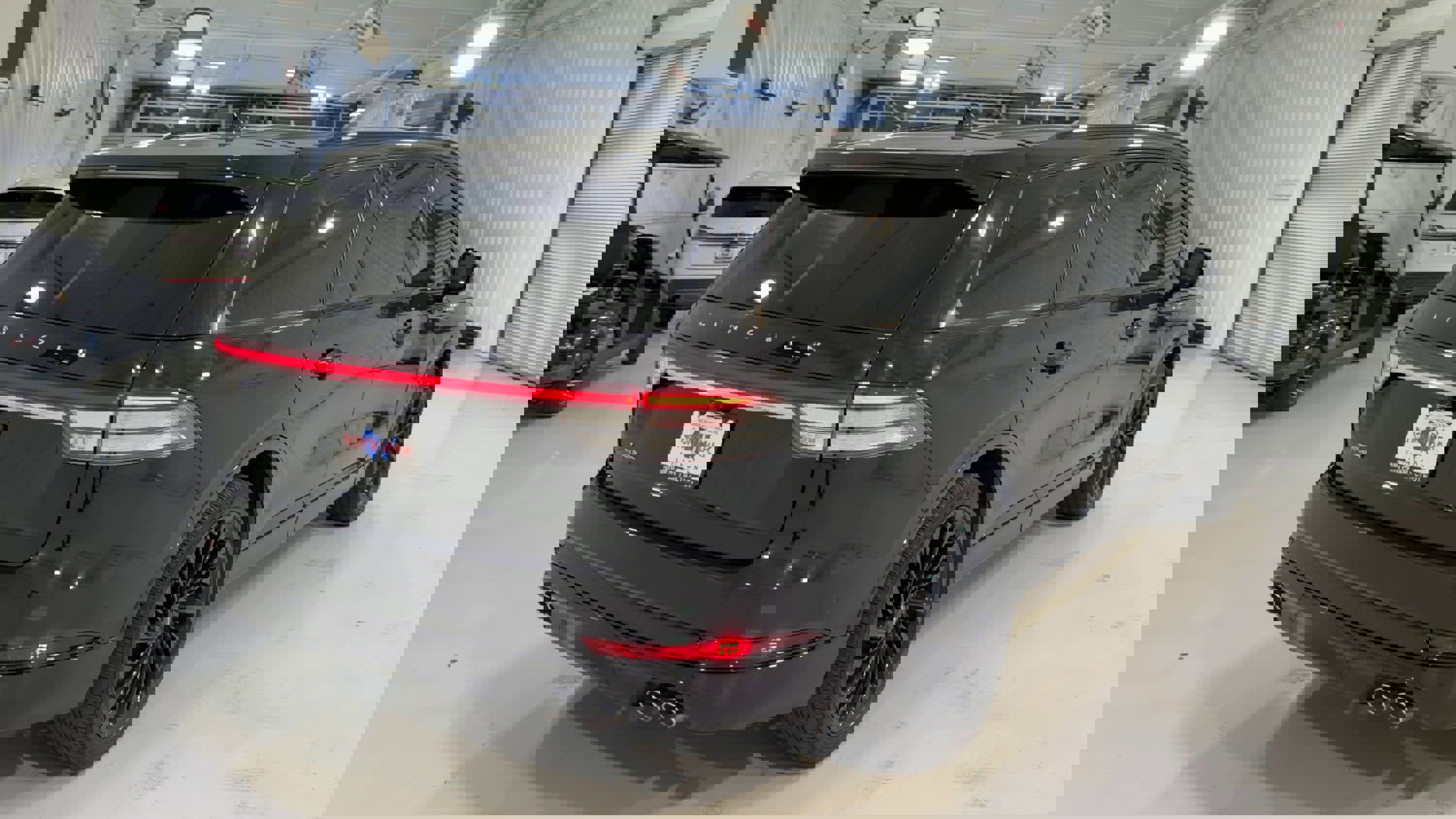 Used 2023 Lincoln Aviator Reserve w/ Equipment Group 201A image 9