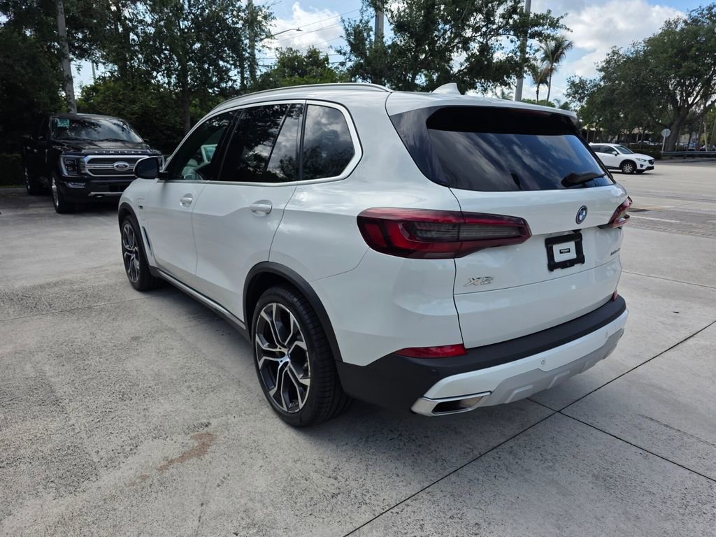 Certified 2023 BMW X5 xDrive45e w/ Executive Package AWD/4WD image 6