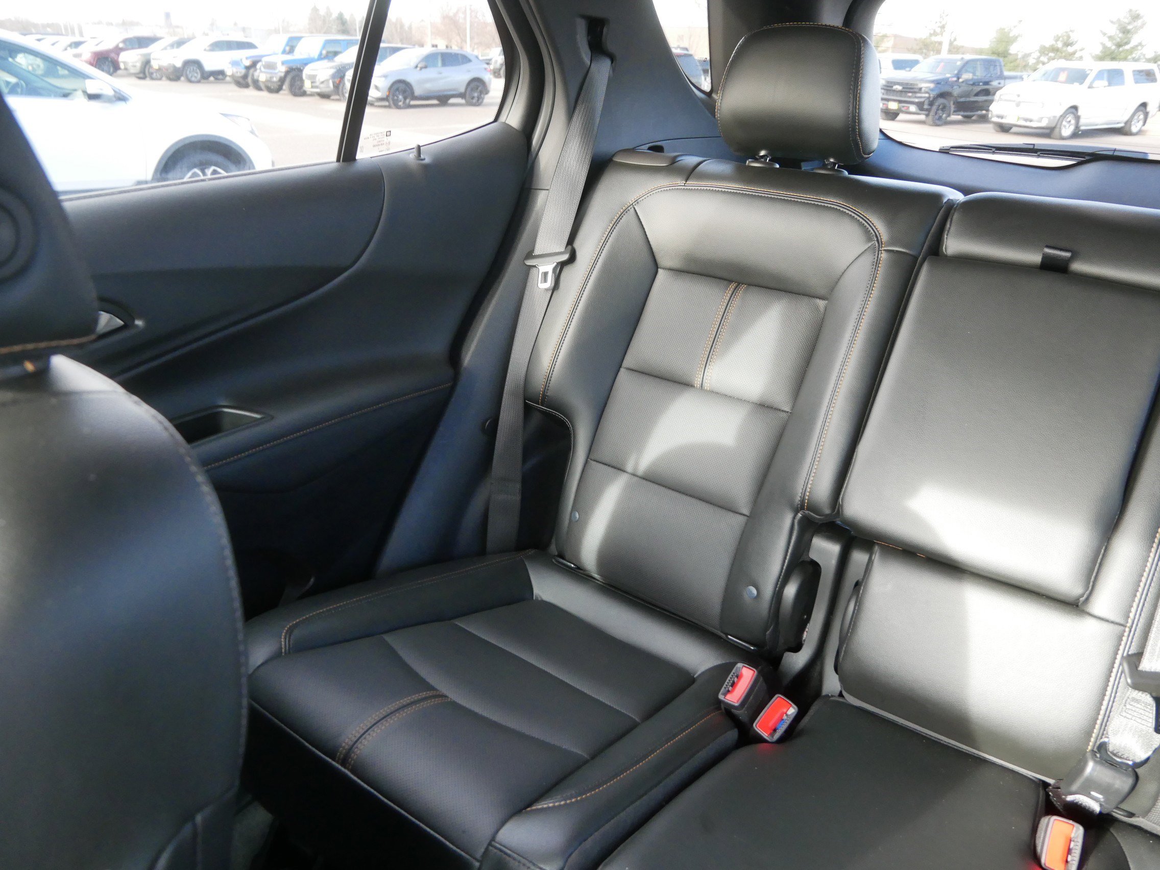 Used 2022 Chevrolet Equinox Premier image 12