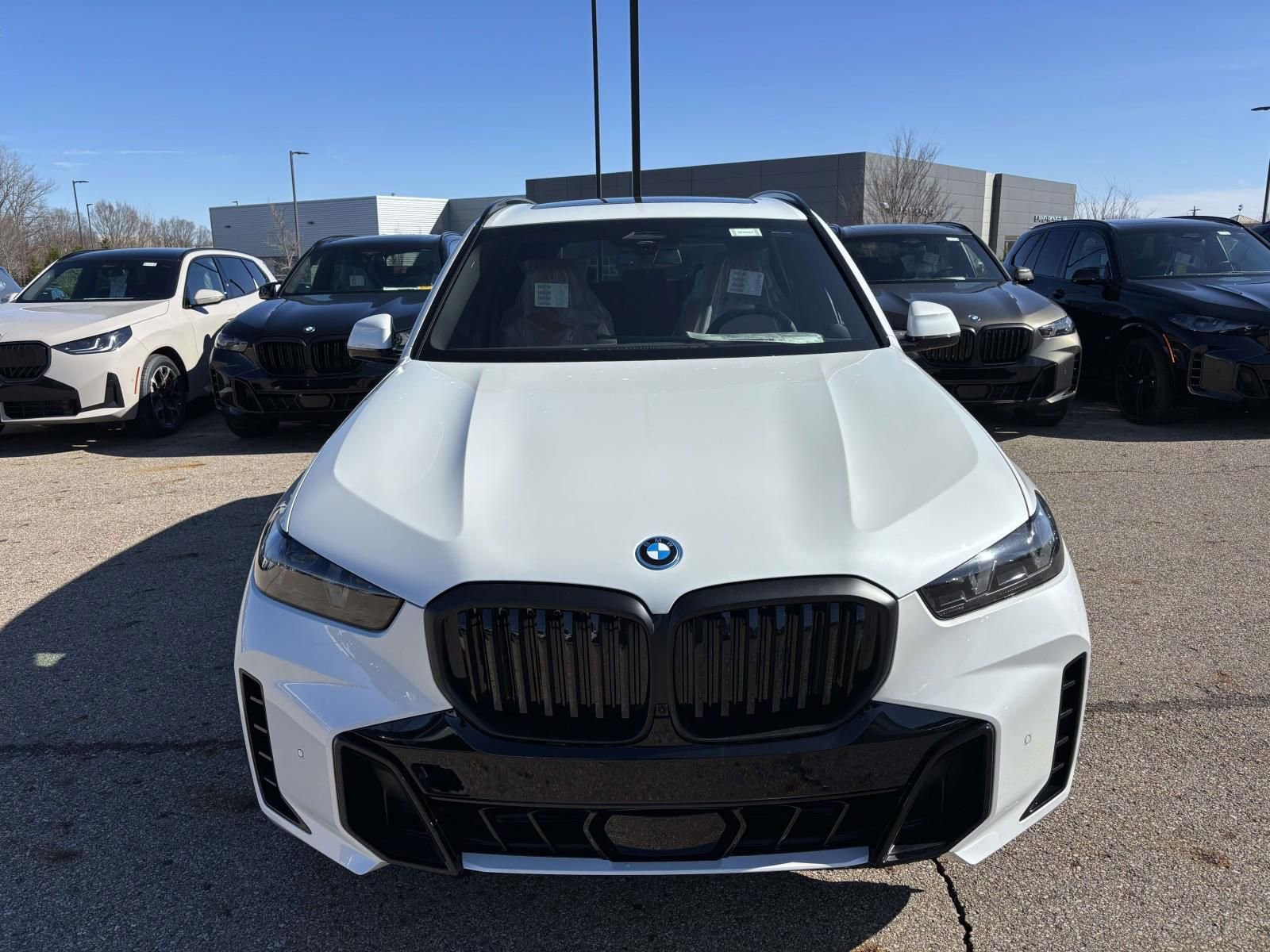 New 2026 BMW X5 xDrive50e image 2