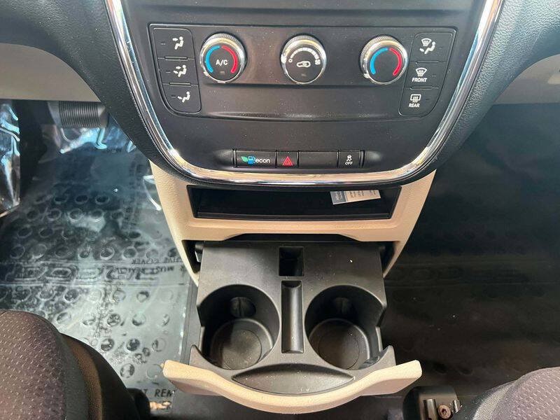 Used 2011 Dodge Grand Caravan FWD image 25