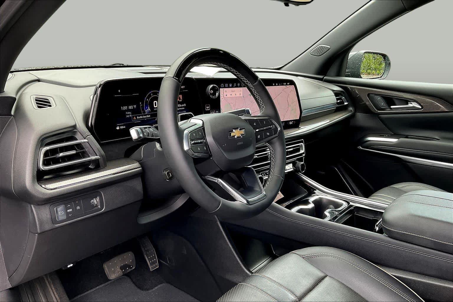 Used 2025 Chevrolet Traverse High Country w/ LPO, Floor Liner Package FWD image 35