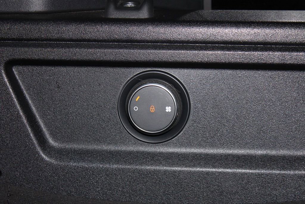 Used 2020 Land Rover Defender 110 X AWD/4WD image 47