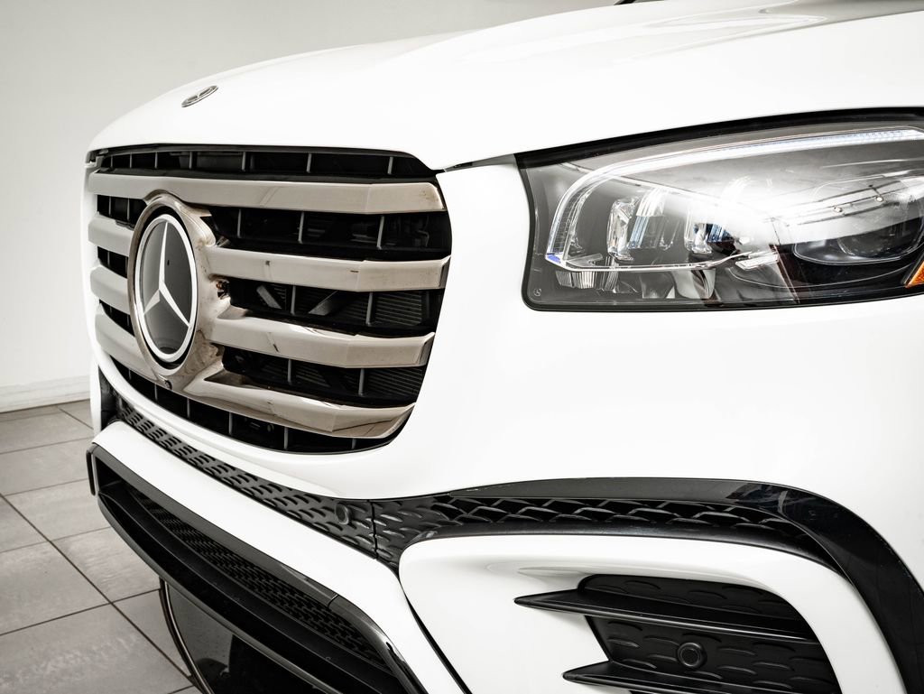 Used 2025 Mercedes-Benz GLS 450 4MATIC image 3