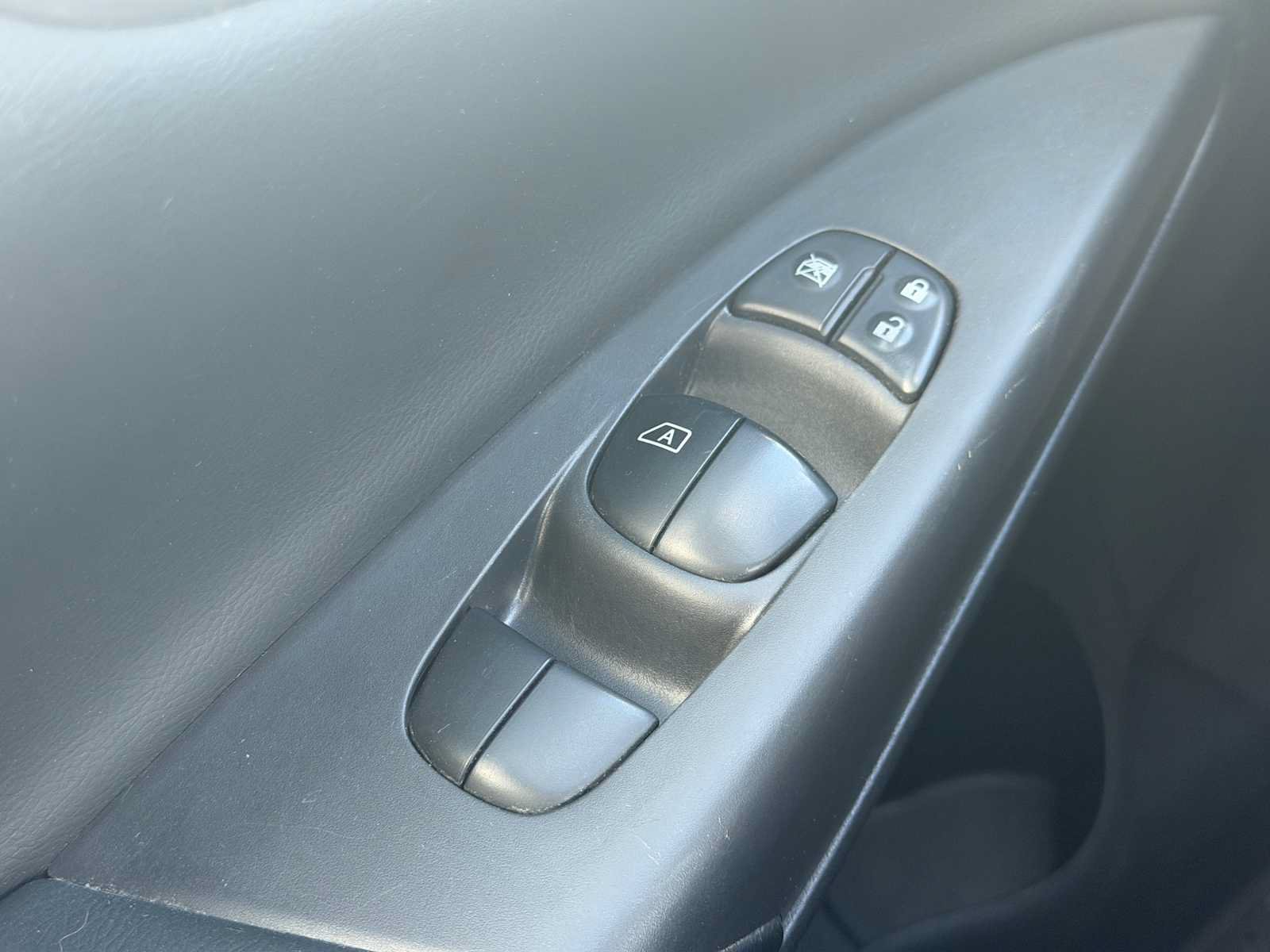 Used 2019 Nissan Sentra SL FWD image 4