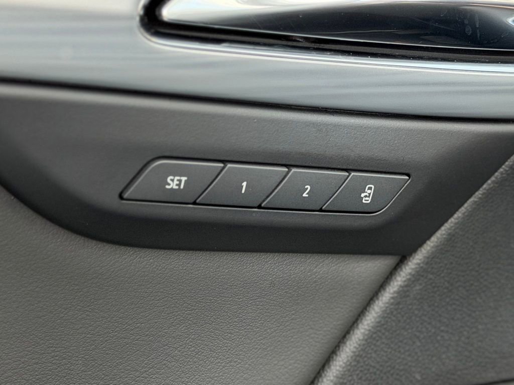 Used 2025 Buick Envision Avenir AWD/4WD image 17