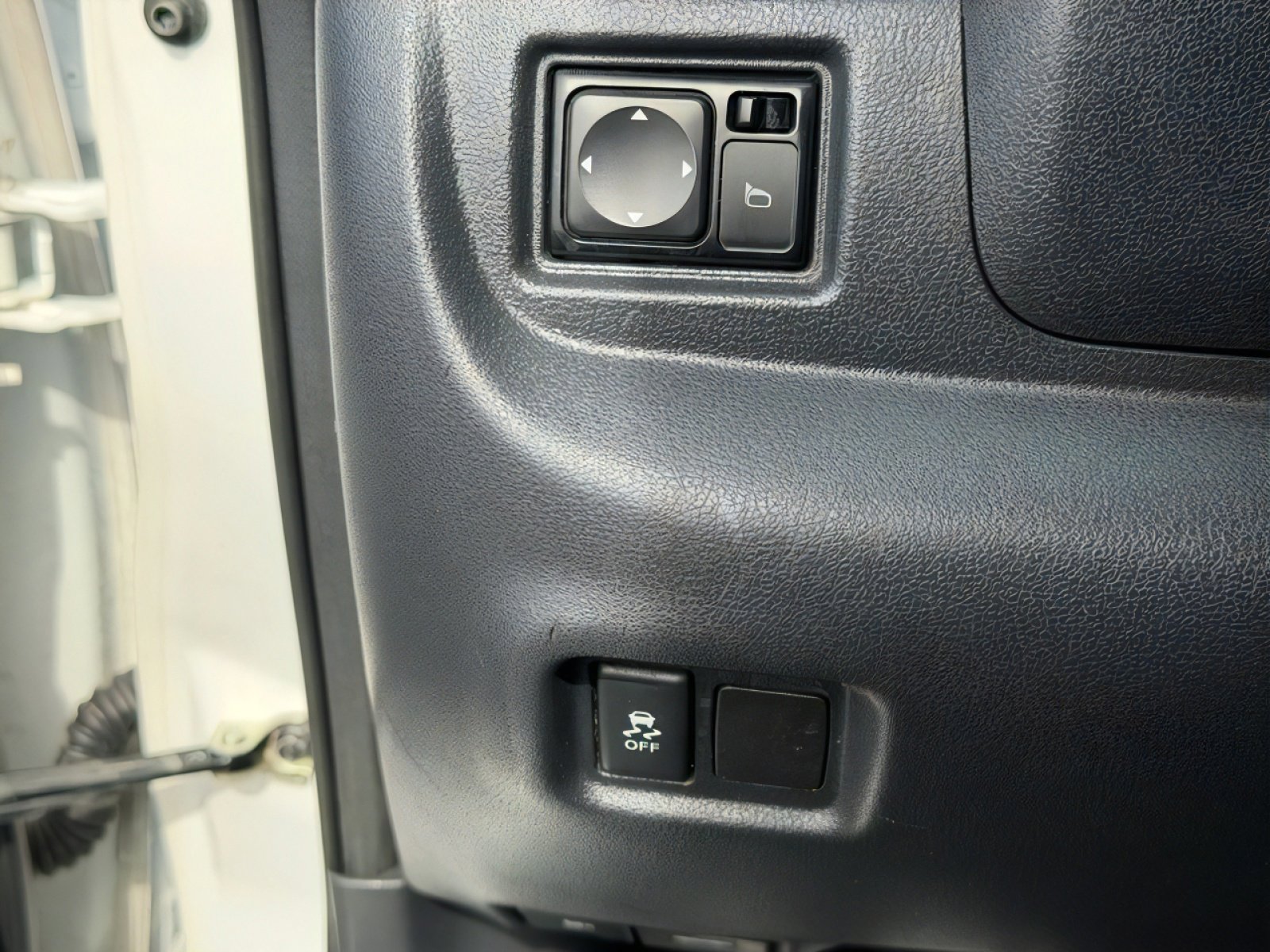 Used 2015 Nissan Versa Note SV FWD image 16