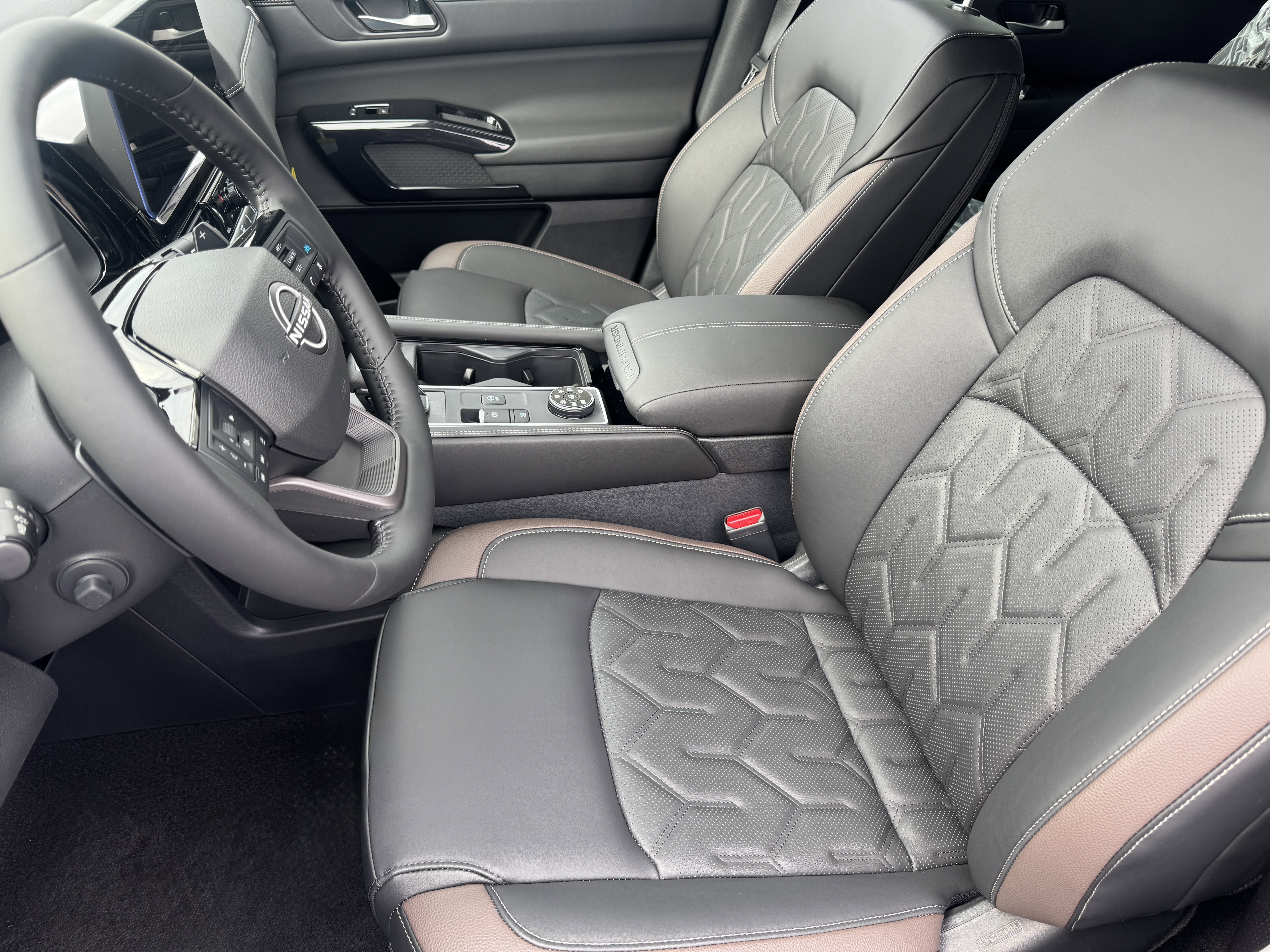 New 2026 Nissan Pathfinder Platinum image 11