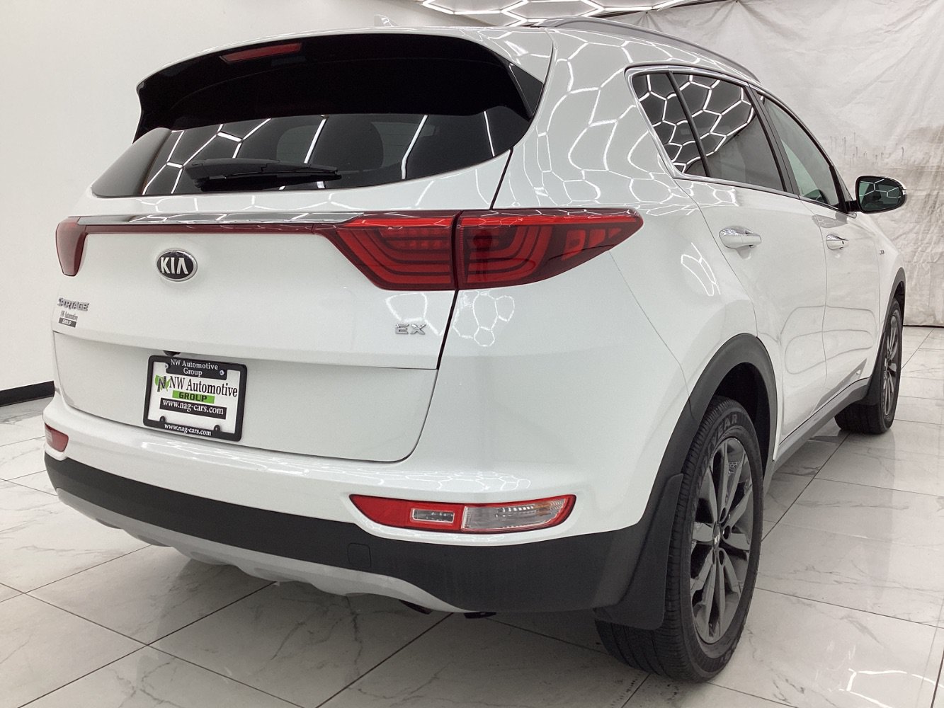 Used 2018 Kia Sportage EX w/ EX Sport Appearance Package AWD/4WD image 9