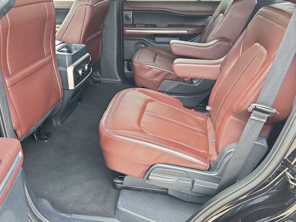 Used 2024 Ford Expedition Limited image 11