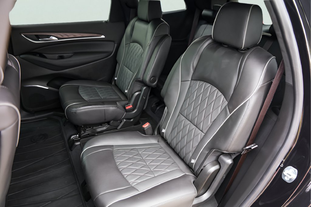 Used 2023 Buick Enclave Avenir w/ Avenir Technology Package FWD image 26