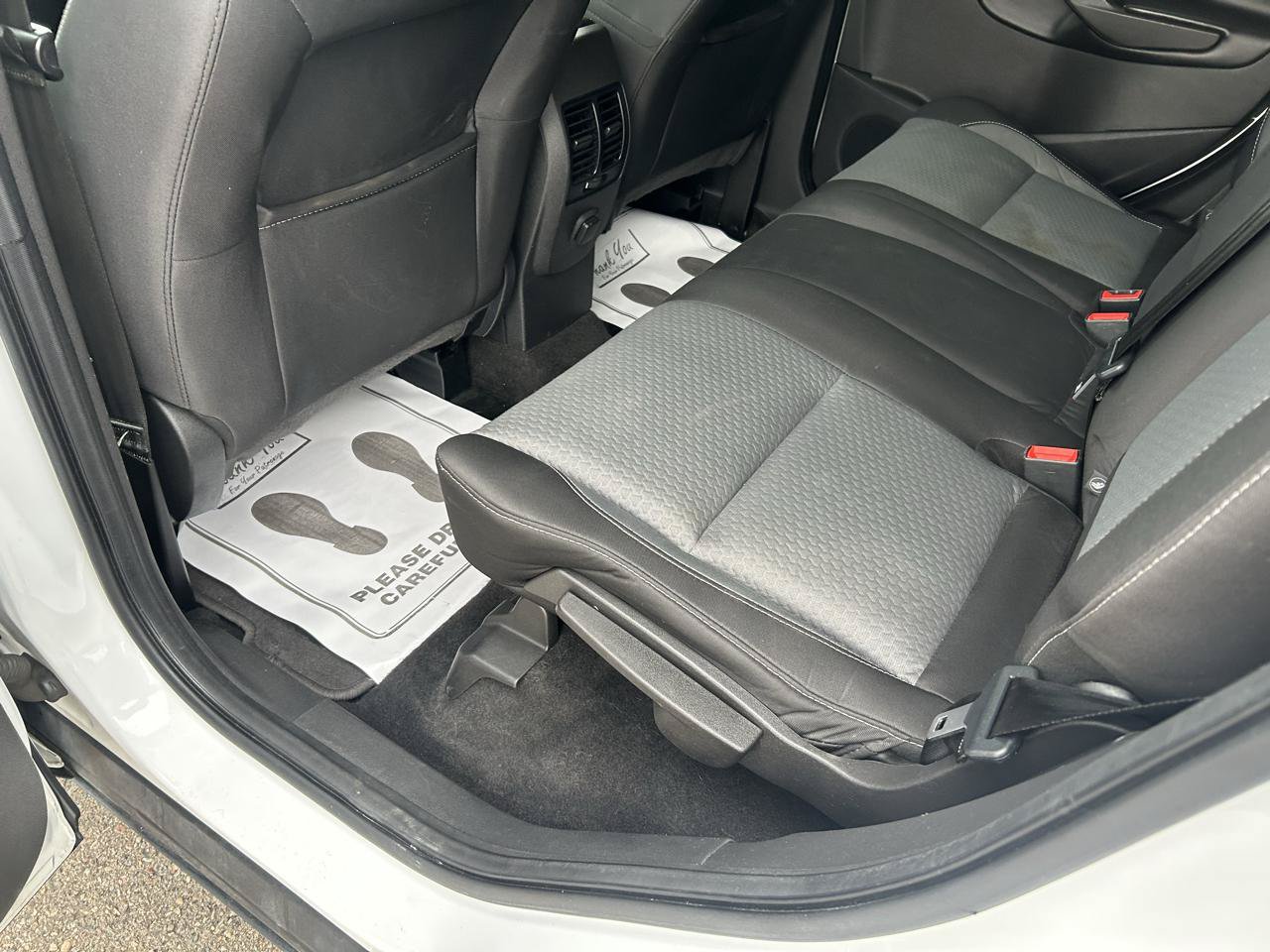 Used 2017 Ford Escape SE FWD image 9