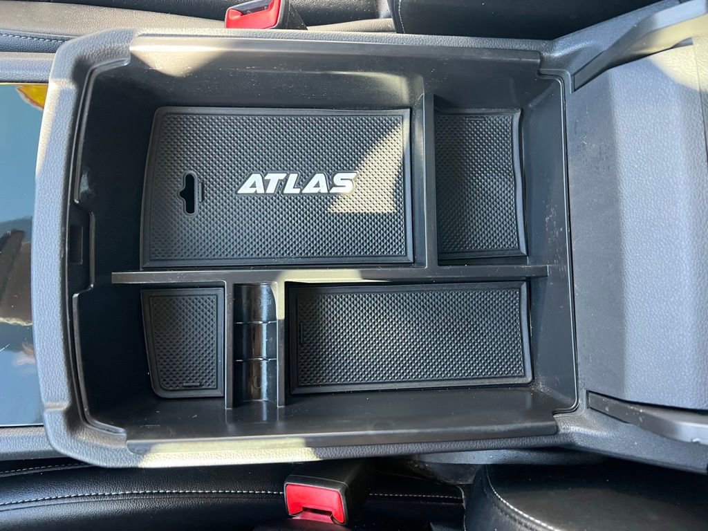 Used 2018 Volkswagen Atlas SEL w/ R-Line Package image 30