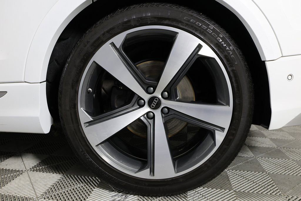 Used 2024 Audi SQ8 Prestige AWD/4WD image 44