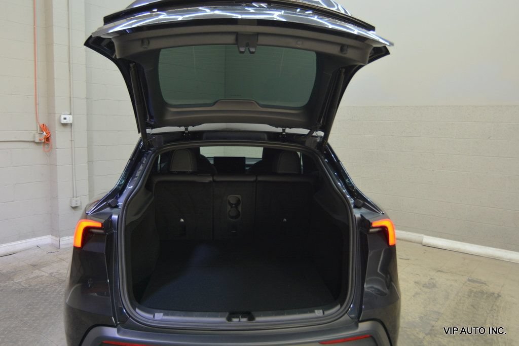 Used 2026 Tesla Model Y 2WD image 31
