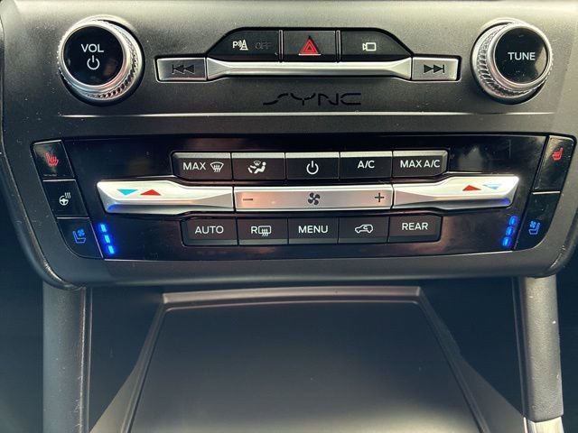 Used 2020 Ford Explorer Platinum w/ Premium Technology Package AWD/4WD image 42