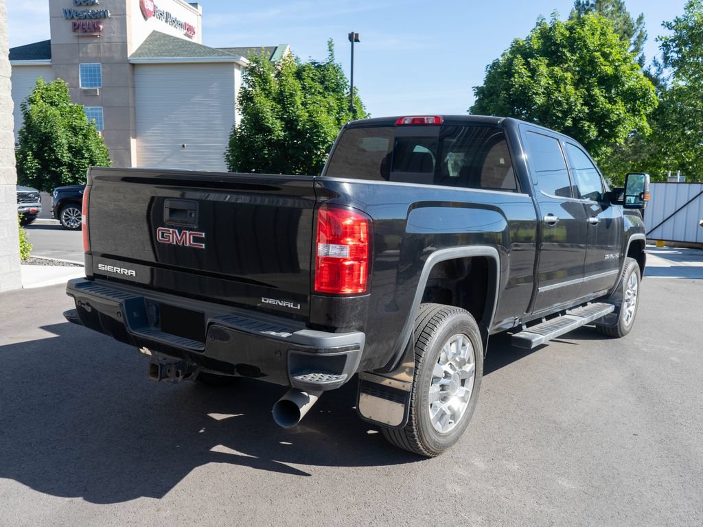 Used 2018 GMC Sierra 2500 Denali AWD/4WD image 7