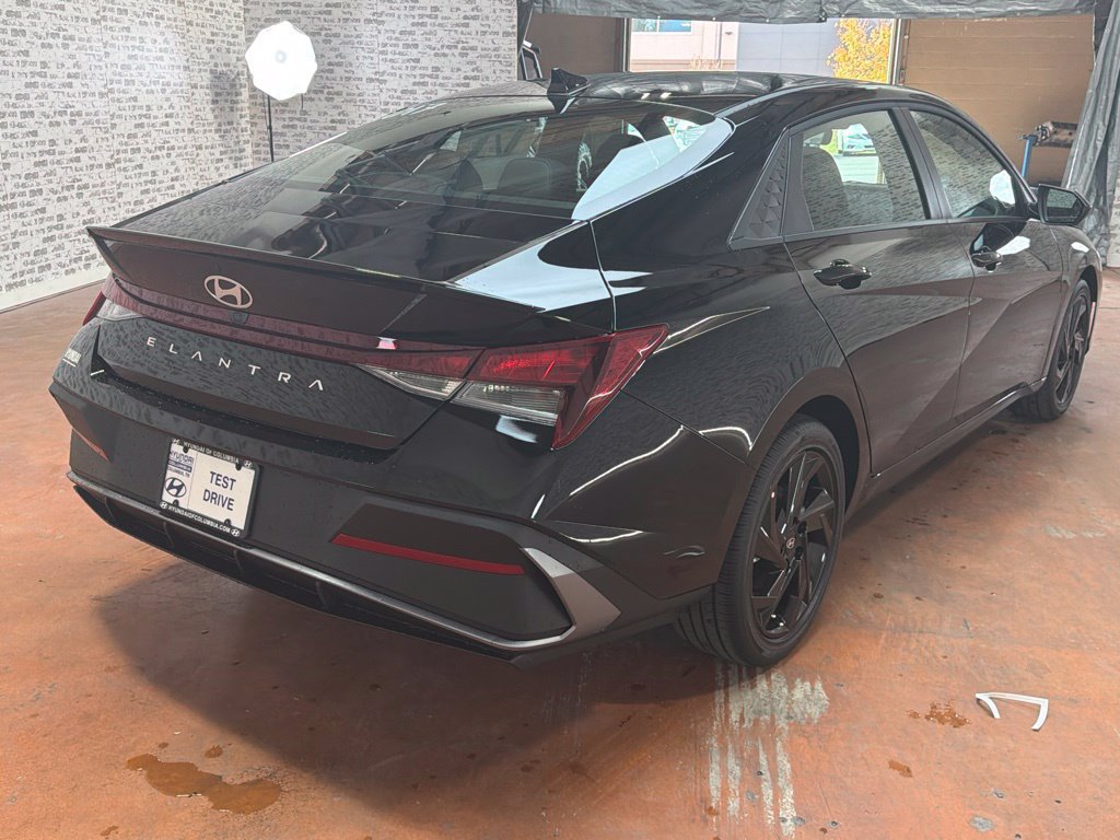 New 2026 Hyundai Elantra SEL Sport FWD image 7