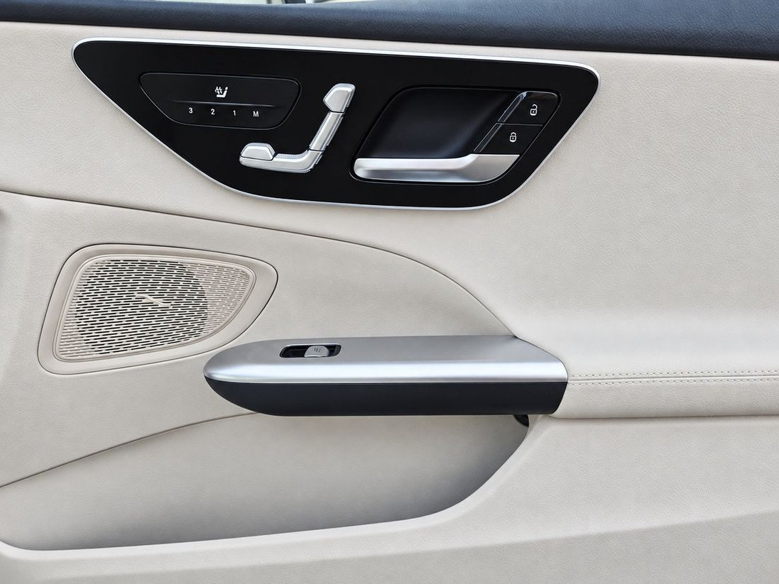 New 2026 Mercedes-Benz C 300 4MATIC Sedan image 30