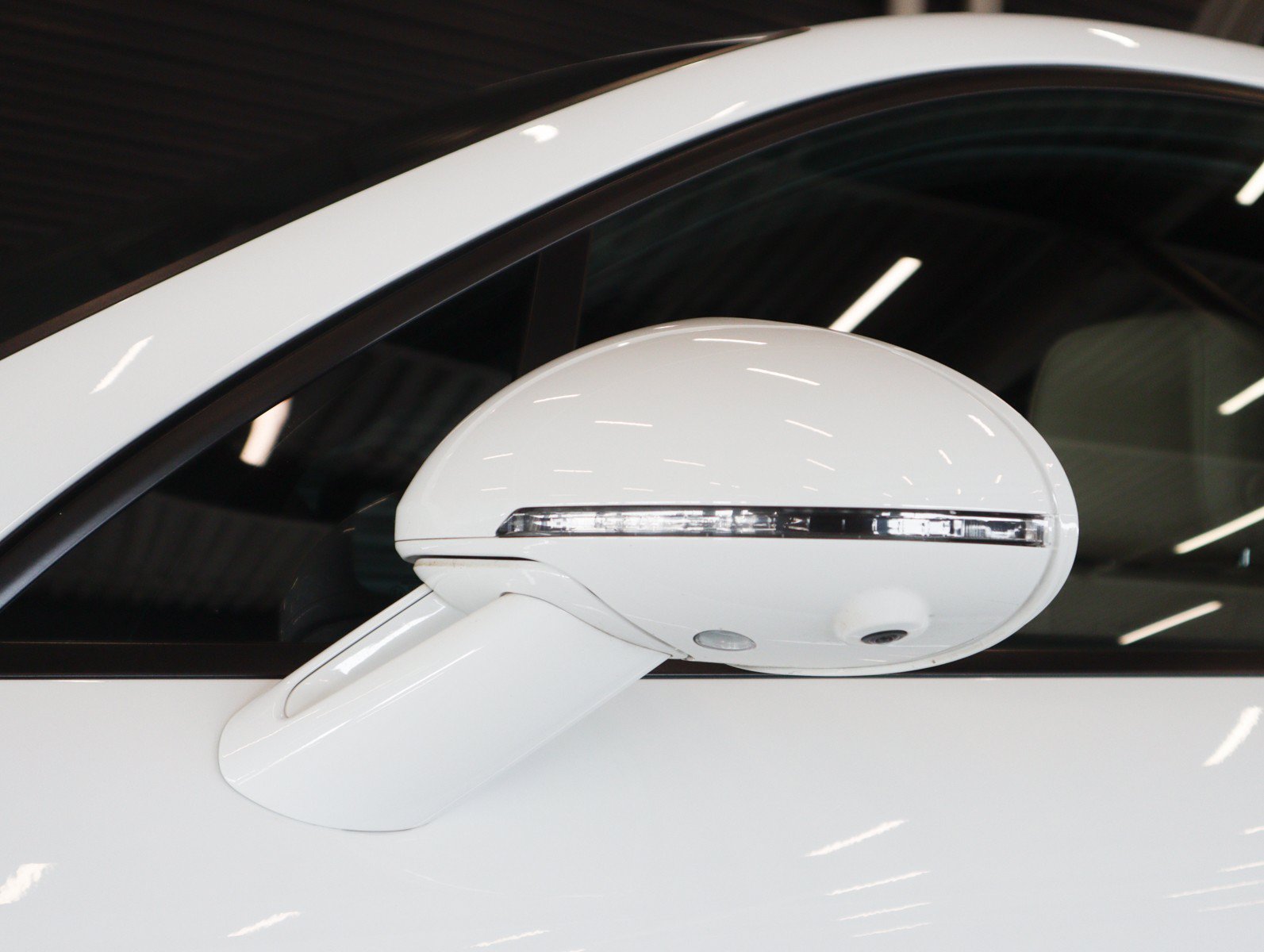 Certified 2023 Porsche Macan AWD/4WD image 30