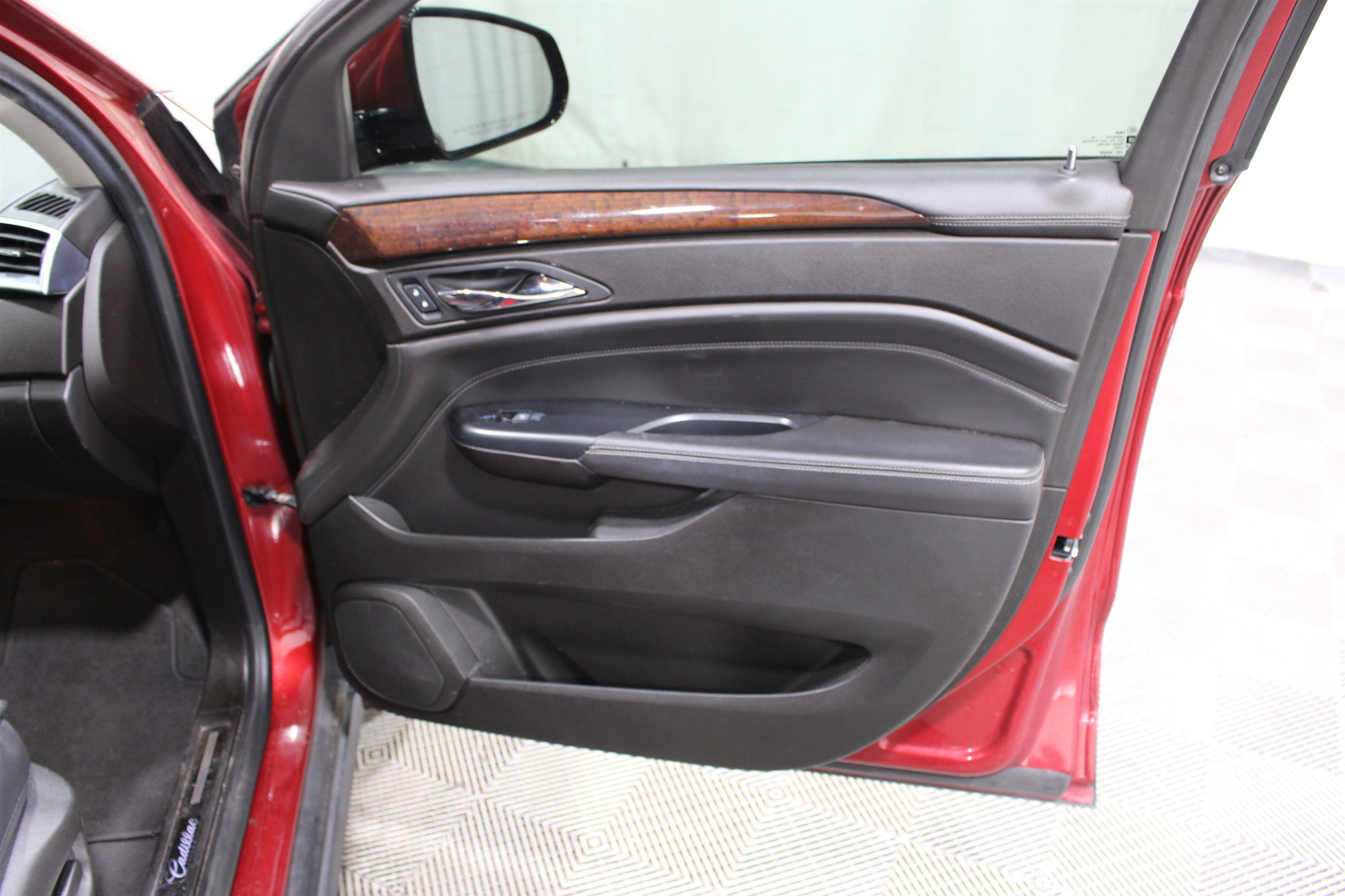 Used 2013 Cadillac SRX Premium AWD/4WD image 23