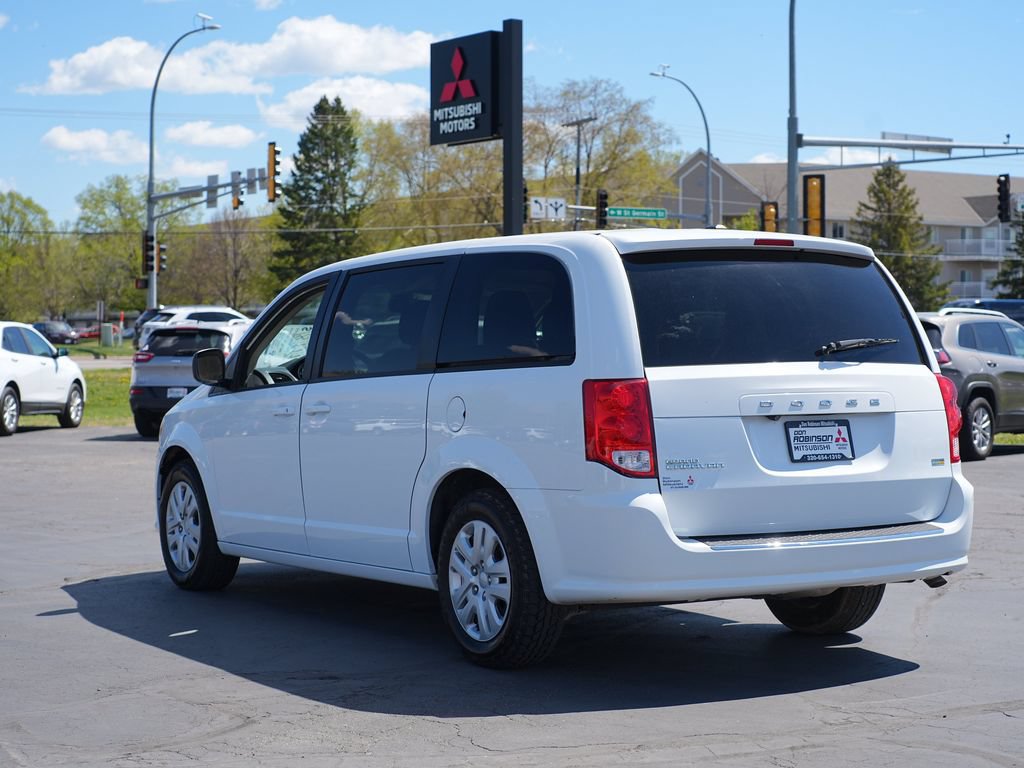 Used 2018 Dodge Grand Caravan SE w/ UConnect Hands-Free Group FWD image 5
