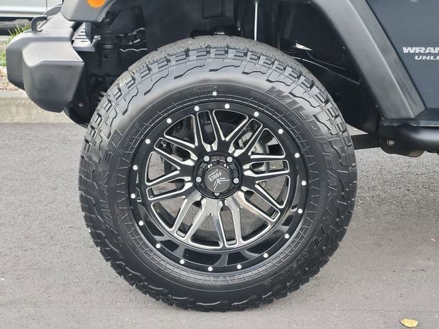 Used 2017 Jeep Wrangler Unlimited Rubicon image 10