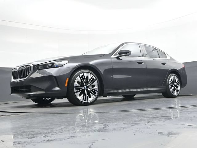 Certified 2025 BMW i5 eDrive40i w/ Premium Package RWD image 39