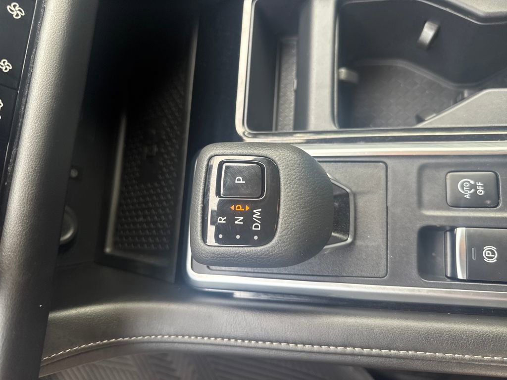Used 2024 Nissan Pathfinder SL FWD image 25