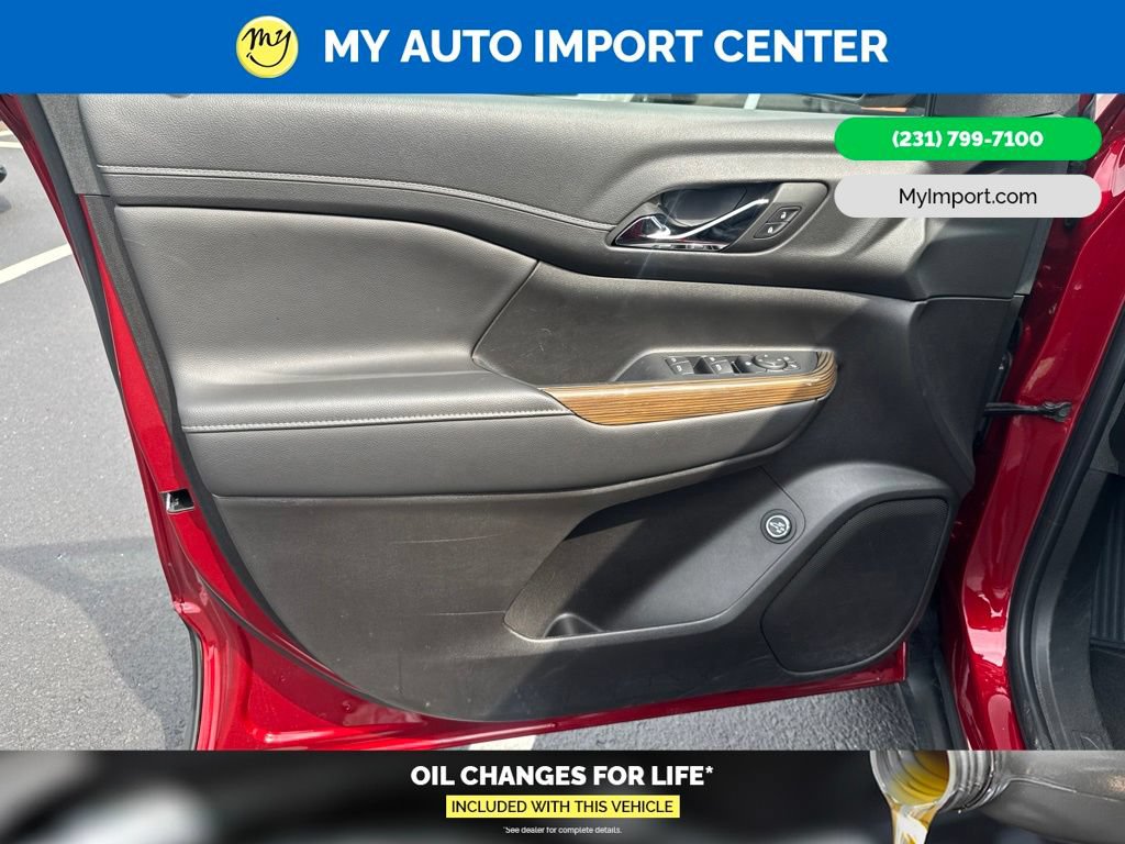 Used 2023 GMC Acadia SLE w/ Driver Convenience Package FWD image 10