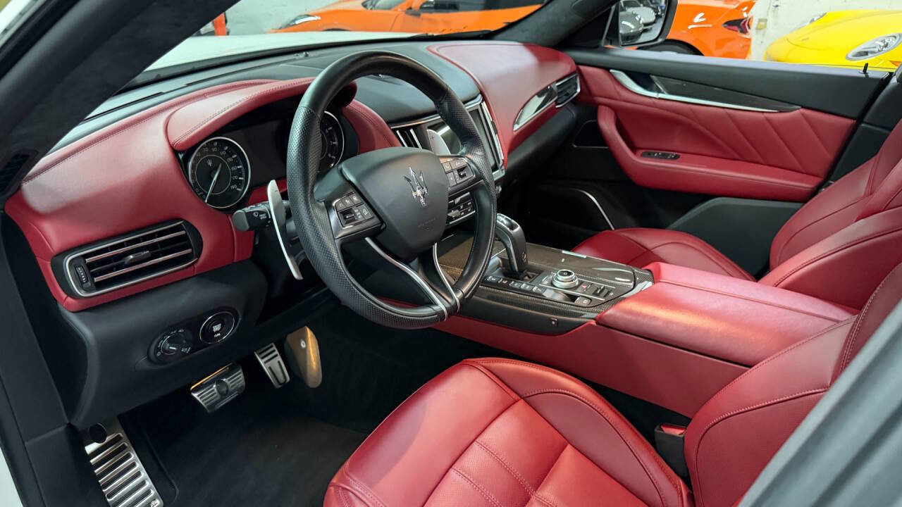 Used 2022 Maserati Levante GT AWD/4WD image 38