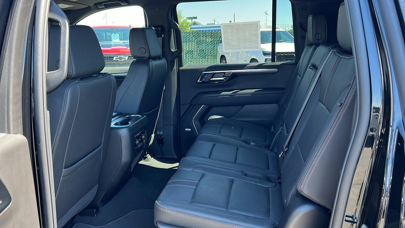 Certified 2025 Chevrolet Suburban RST w/ Comfort Package AWD/4WD image 17
