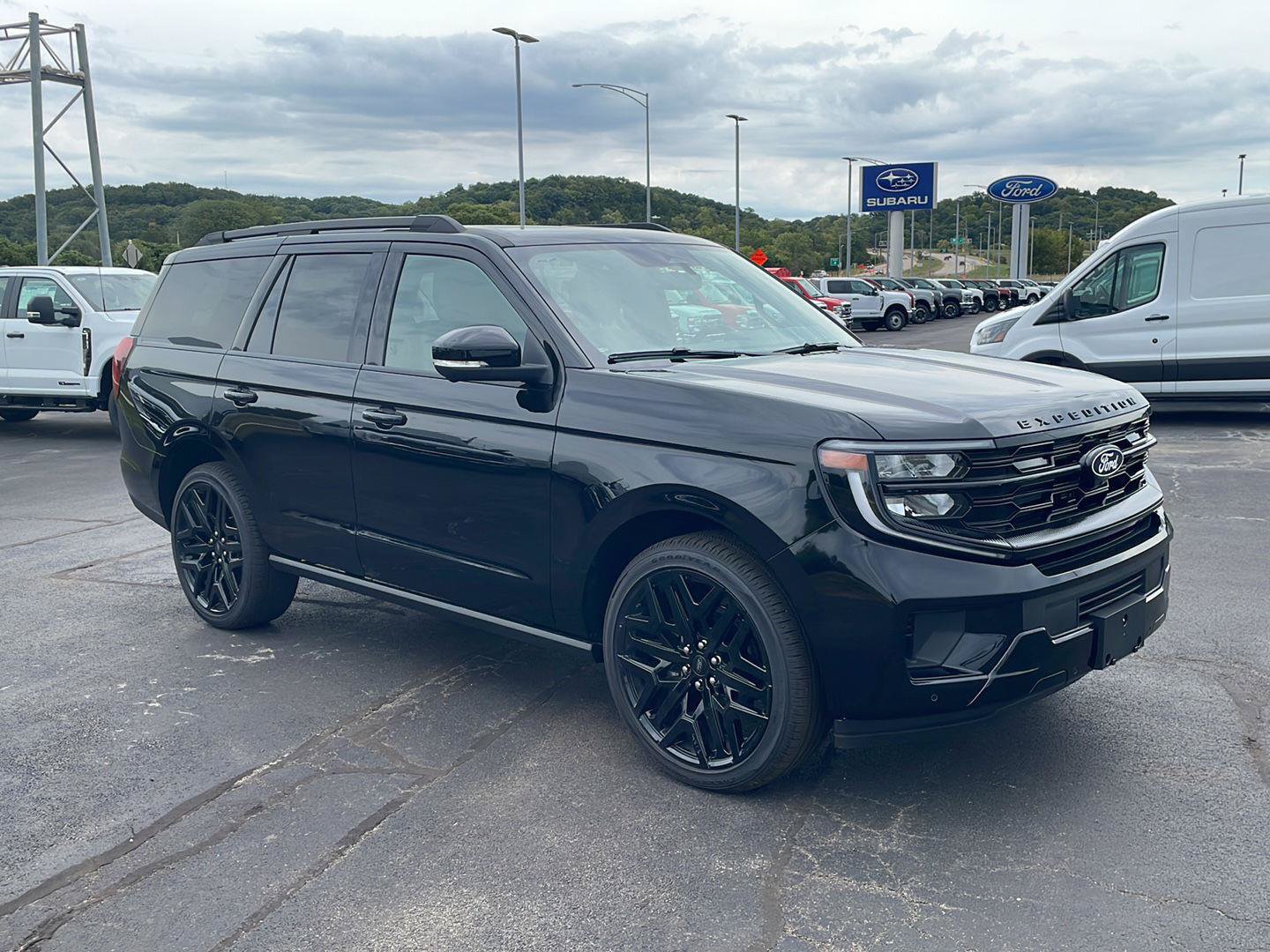 New 2027 Ford Expedition Platinum w/ Stealth Performance Package AWD/4WD image 7