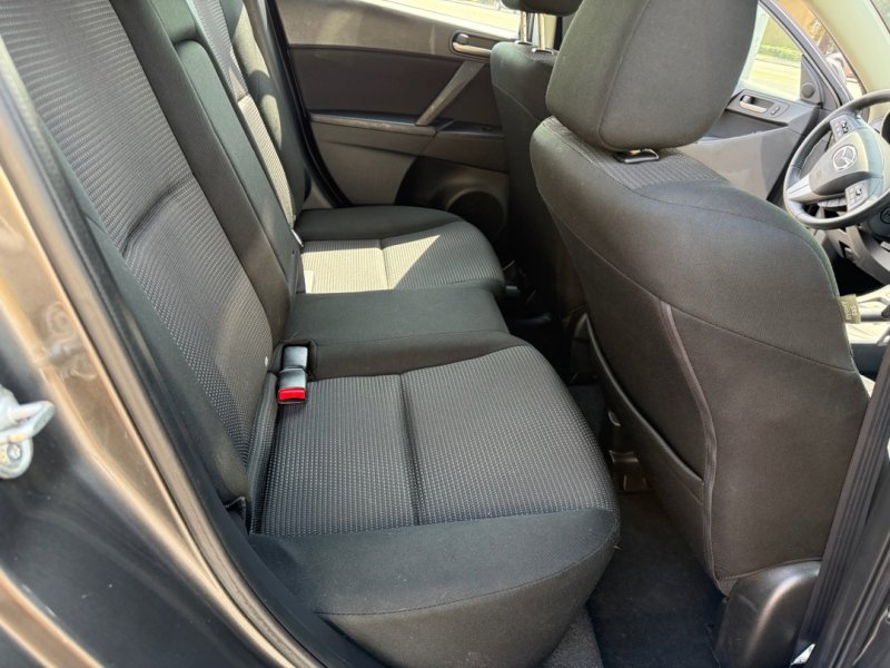 Used 2013 MAZDA MAZDA3 i Touring FWD image 22
