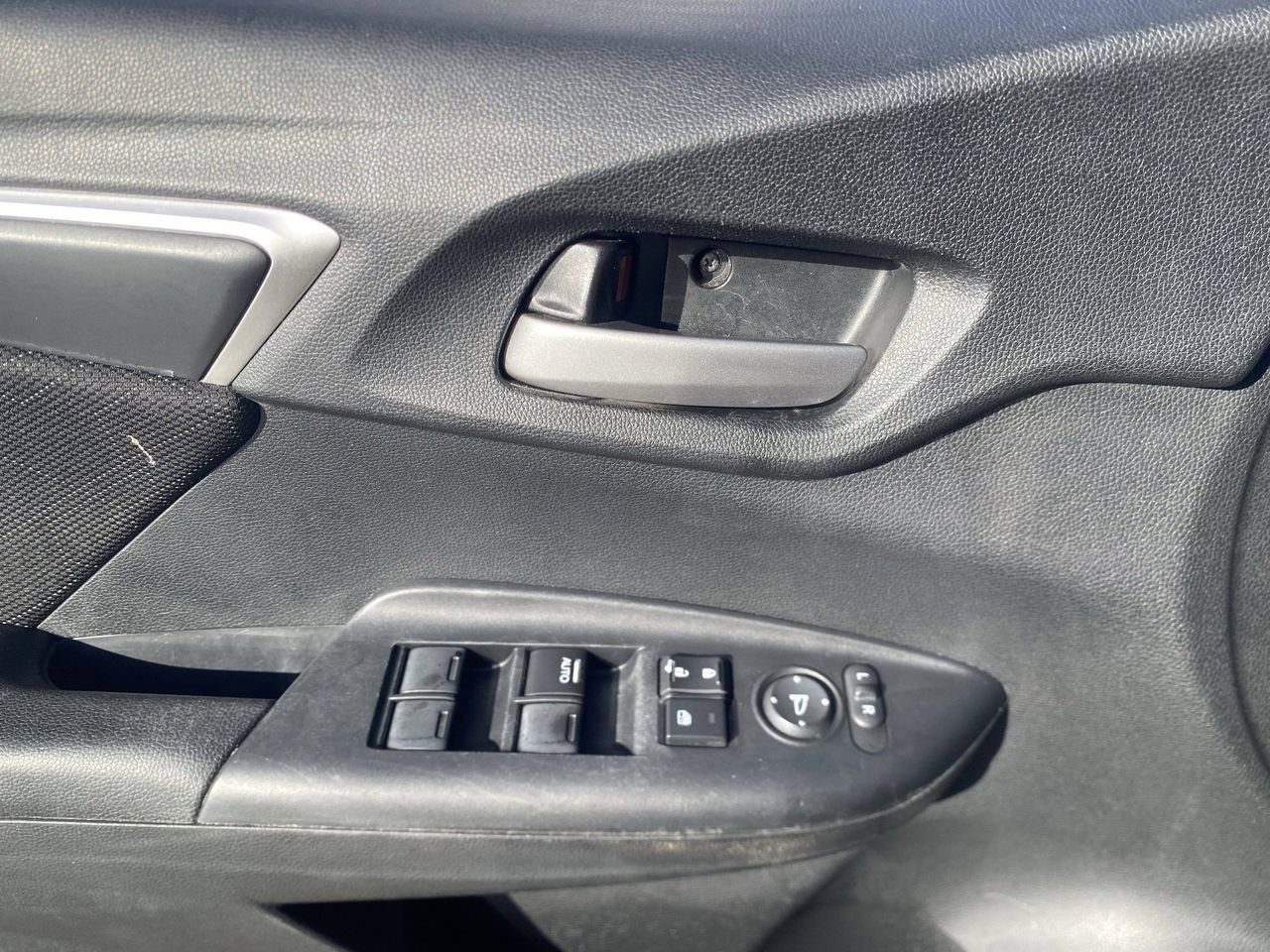 Used 2015 Honda Fit EX image 27