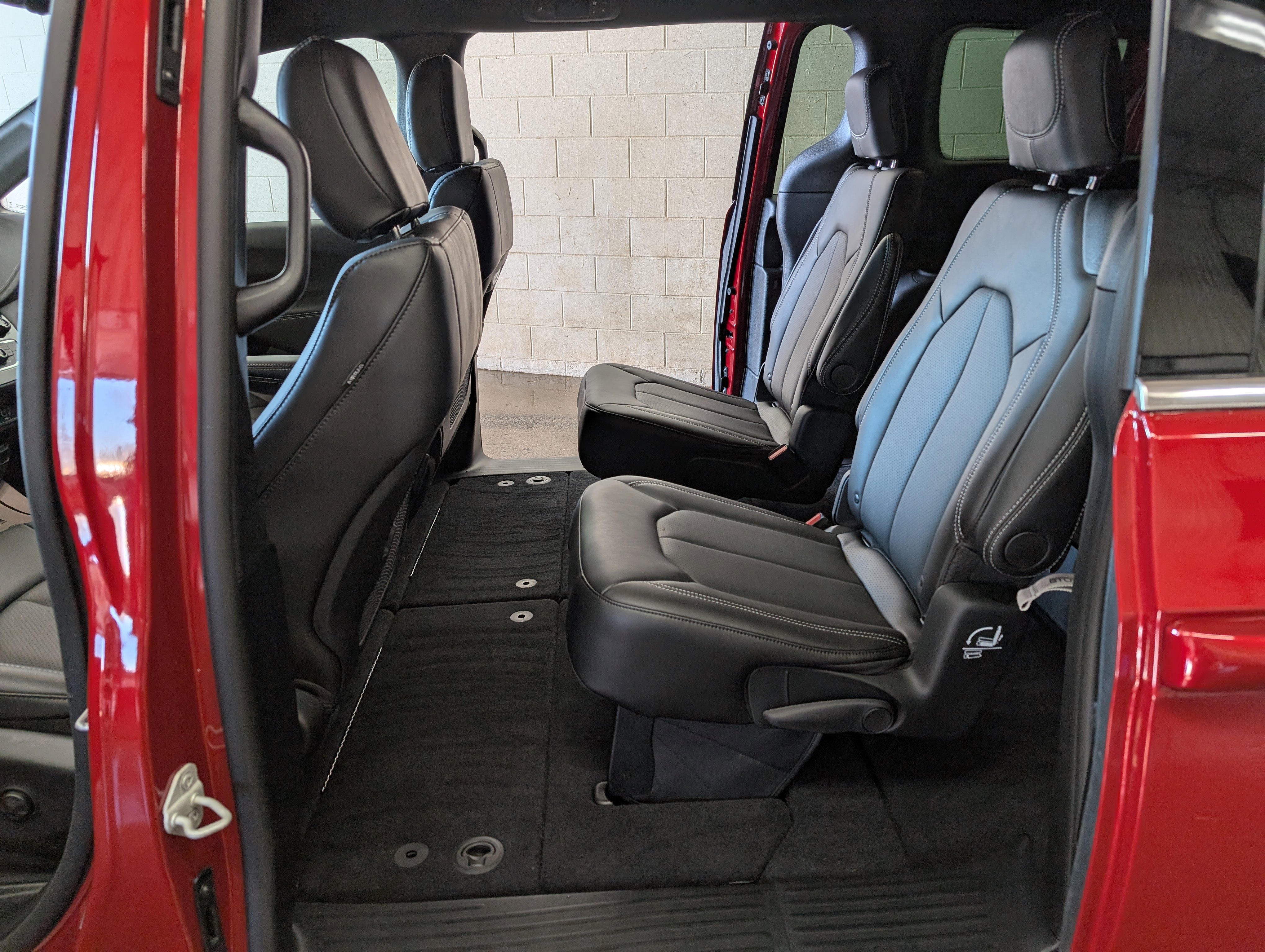 New 2026 Chrysler Pacifica Select image 28